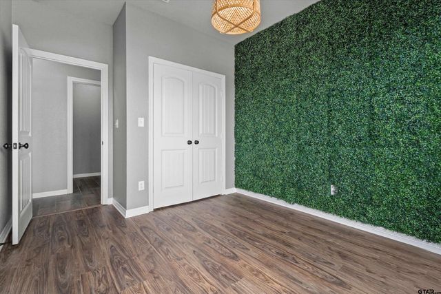 332 Kingdom Blvd, Lindale, TX 75771