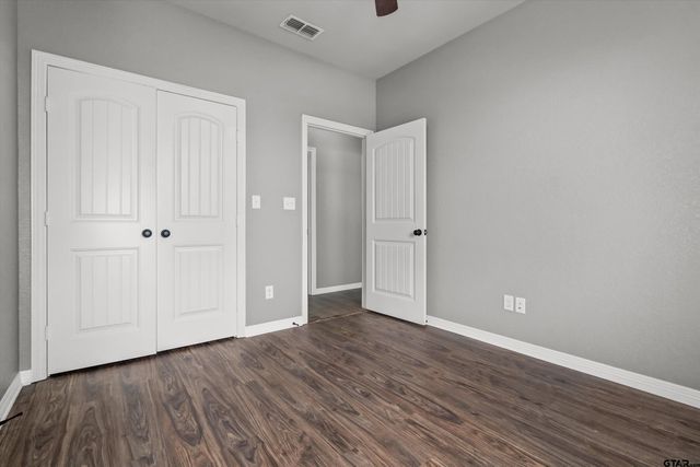 332 Kingdom Blvd, Lindale, TX 75771