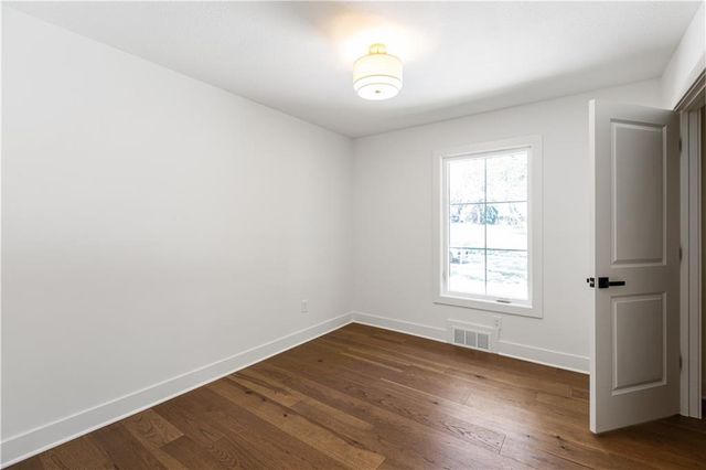 4705 W 81st Street, Prairie Village, KS 66208