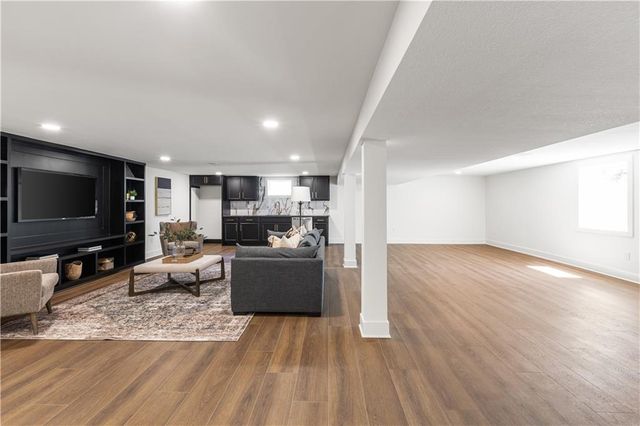 4705 W 81st Street, Prairie Village, KS 66208