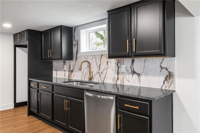 4705 W 81st Street, Prairie Village, KS 66208