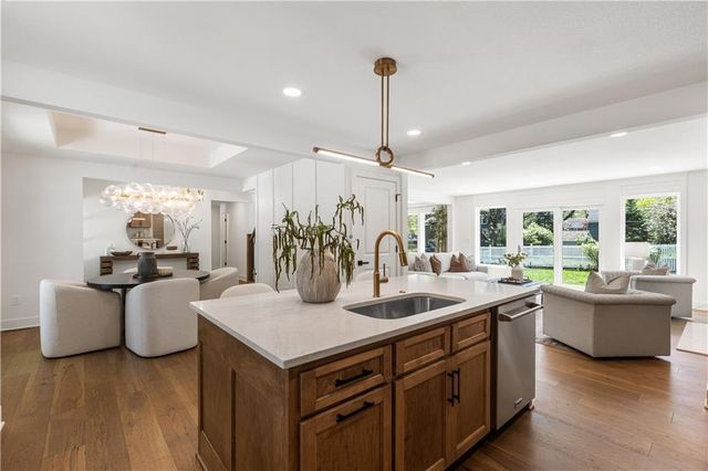 4705 W 81st Street, Prairie Village, KS 66208