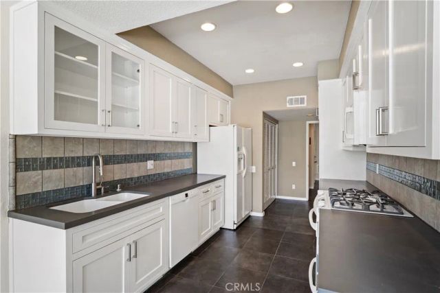 4313 Van Nuys Boulevard 203, Sherman Oaks, CA 91403