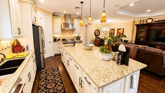 2519 VACCARO DRIVE, Sarasota, FL 34231