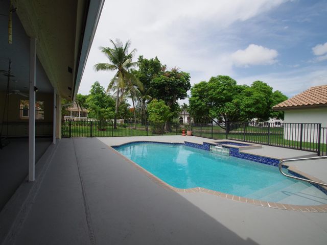 6300 NW 60th Way, Parkland, FL 33067