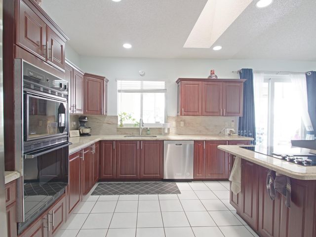 6300 NW 60th Way, Parkland, FL 33067