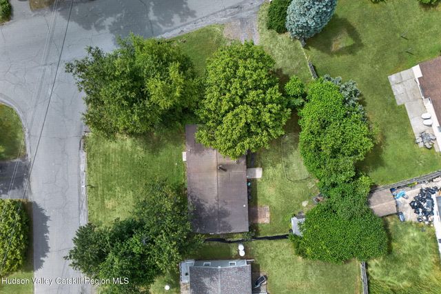 1 Center Road, Mt. Marion, NY 12456
