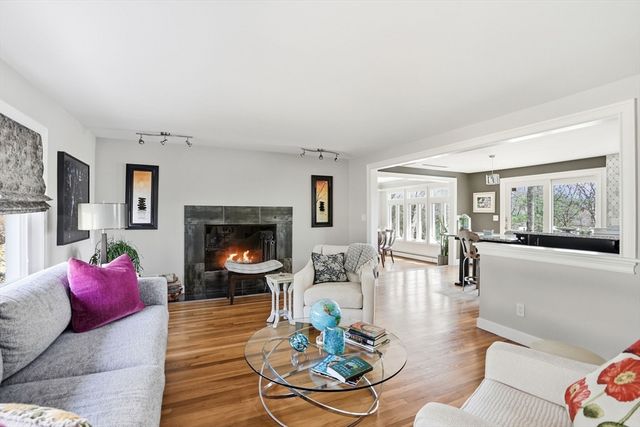 33 Algonquin Rd, Canton, MA 02021