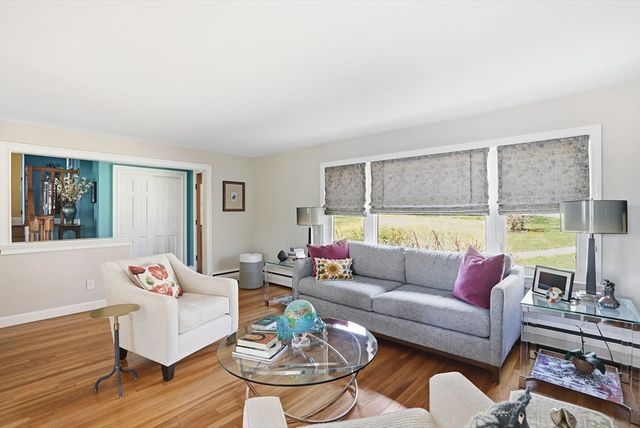 33 Algonquin Rd, Canton, MA 02021