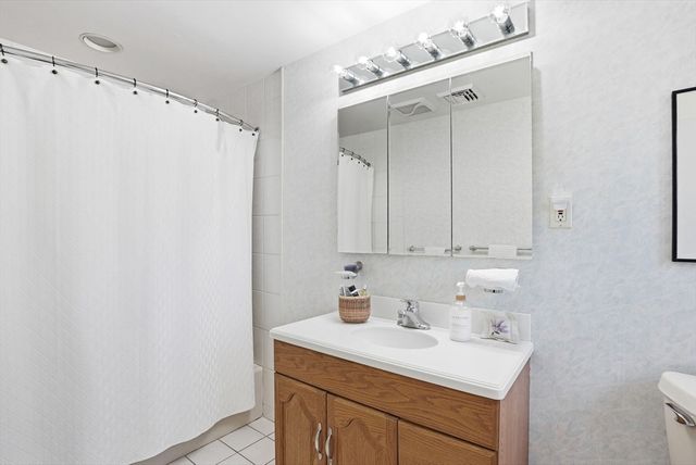 33 Algonquin Rd, Canton, MA 02021