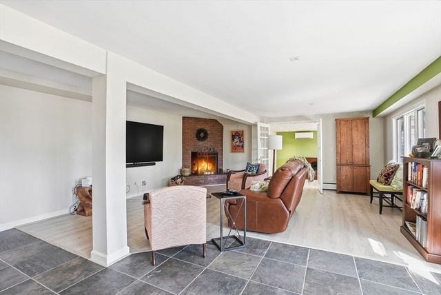 33 Algonquin Rd, Canton, MA 02021