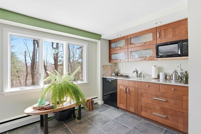 33 Algonquin Rd, Canton, MA 02021