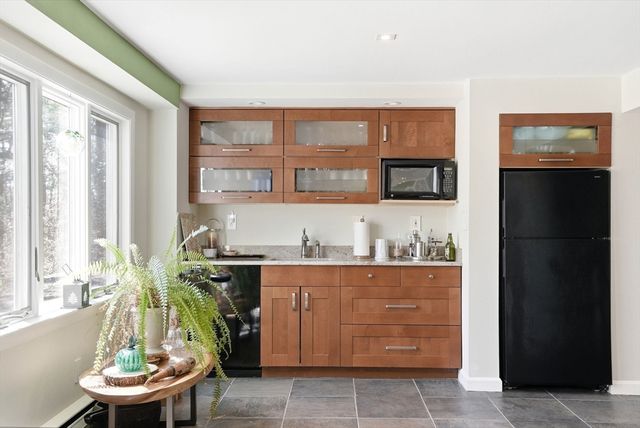 33 Algonquin Rd, Canton, MA 02021