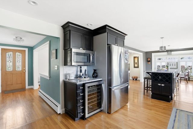 33 Algonquin Rd, Canton, MA 02021