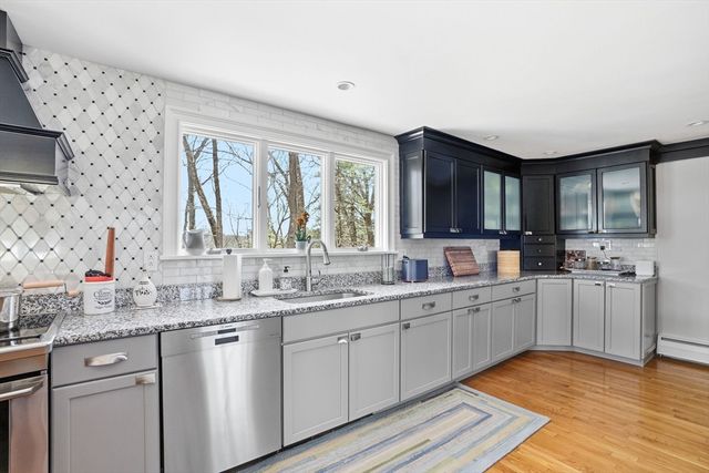 33 Algonquin Rd, Canton, MA 02021