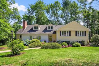 33 Algonquin Rd, Canton, MA 02021