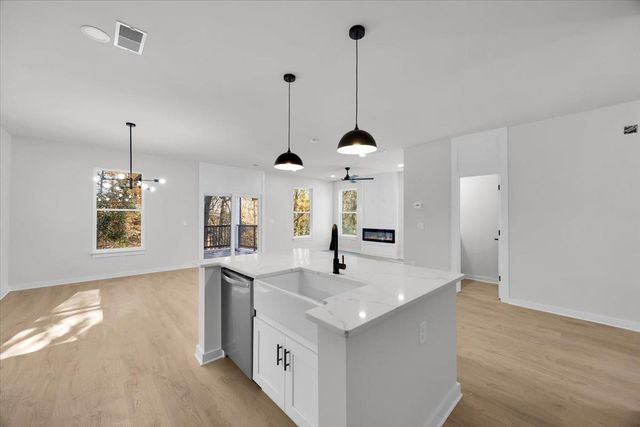 128 Lyman Avenue, Duncan, SC 29334