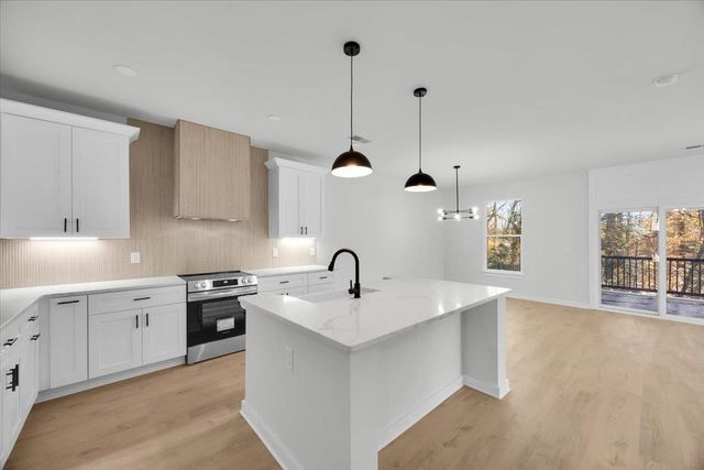 128 Lyman Avenue, Duncan, SC 29334