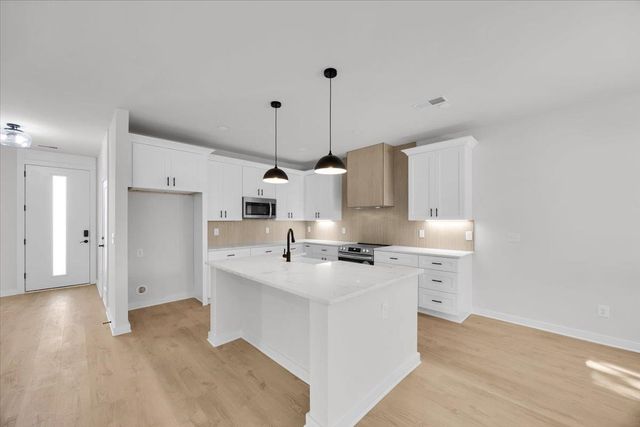 128 Lyman Avenue, Duncan, SC 29334