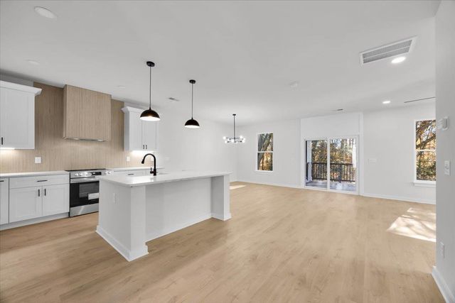 128 Lyman Avenue, Duncan, SC 29334