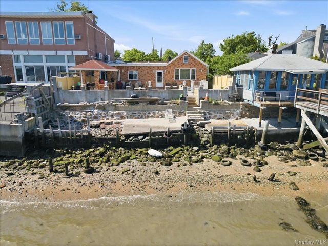 2594 Schurz Avenue, Bronx, NY 10465