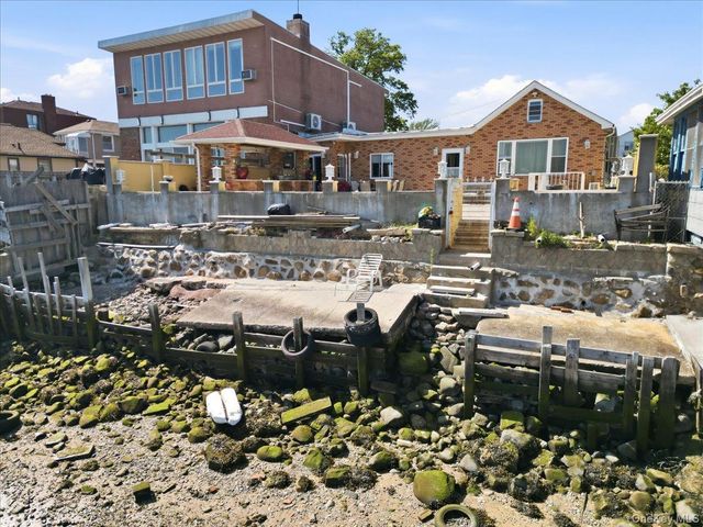 2594 Schurz Avenue, Bronx, NY 10465