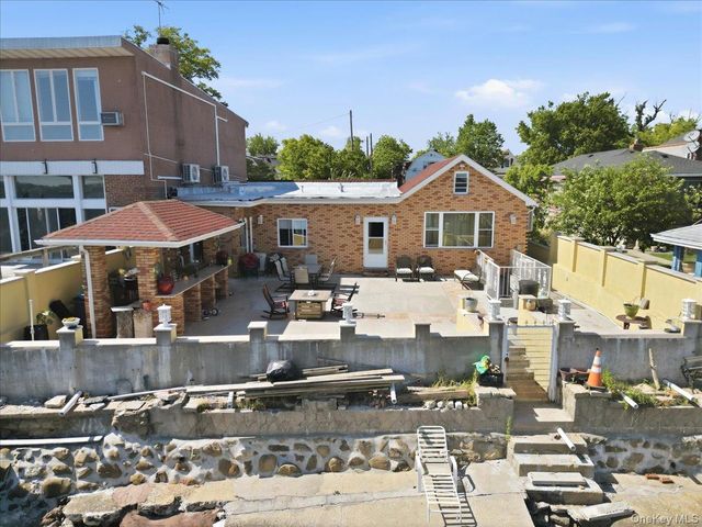 2594 Schurz Avenue, Bronx, NY 10465