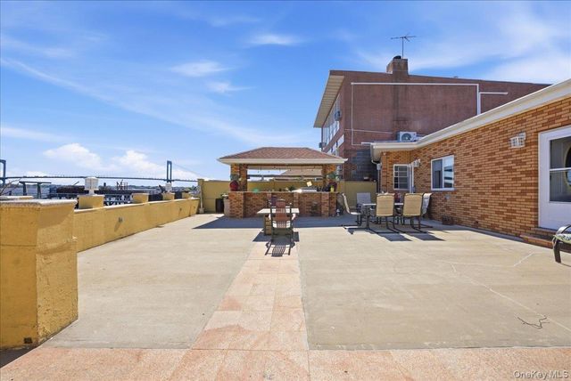 2594 Schurz Avenue, Bronx, NY 10465
