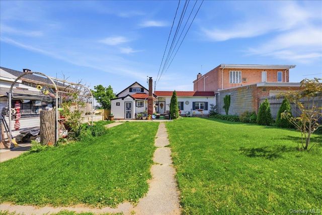 2594 Schurz Avenue, Bronx, NY 10465