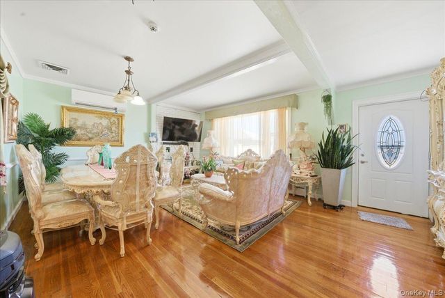 2594 Schurz Avenue, Bronx, NY 10465