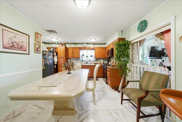 2594 Schurz Avenue, Bronx, NY 10465