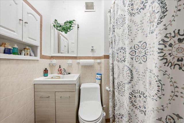 2594 Schurz Avenue, Bronx, NY 10465