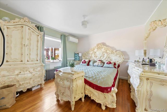 2594 Schurz Avenue, Bronx, NY 10465