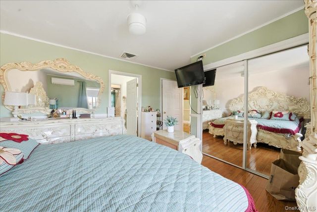 2594 Schurz Avenue, Bronx, NY 10465