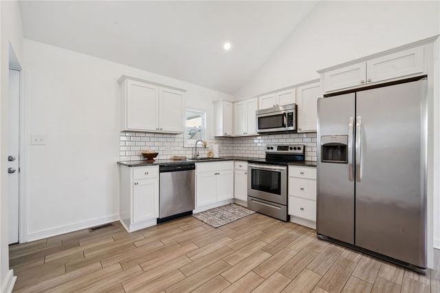 695 Park Ave, Mt Pleasant Twp, PA 15666