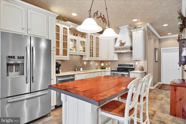 1000 GLENWOOD LN, Lebanon, PA 17042