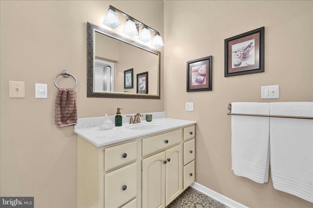 1000 GLENWOOD LN, Lebanon, PA 17042