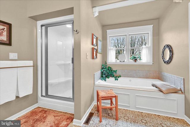 1000 GLENWOOD LN, Lebanon, PA 17042