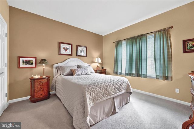 1000 GLENWOOD LN, Lebanon, PA 17042