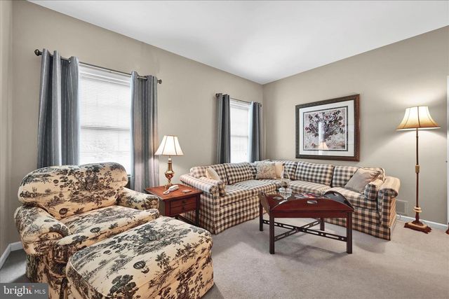 1000 GLENWOOD LN, Lebanon, PA 17042