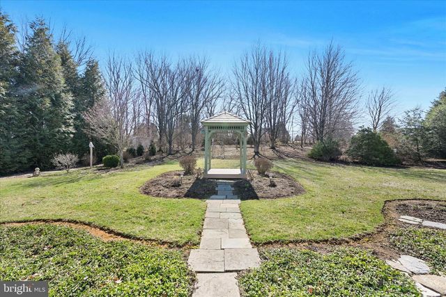 1000 GLENWOOD LN, Lebanon, PA 17042