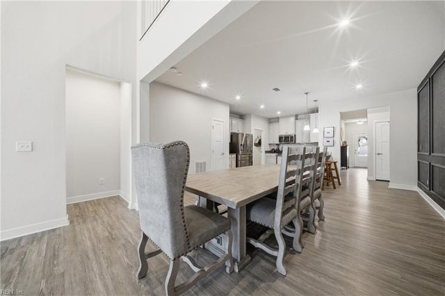 1617 Catbird LN, Chesapeake, VA 23323