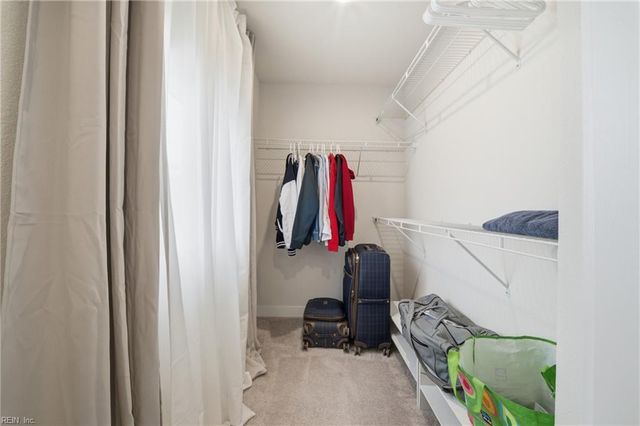 1617 Catbird LN, Chesapeake, VA 23323