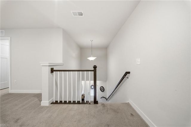 1617 Catbird LN, Chesapeake, VA 23323