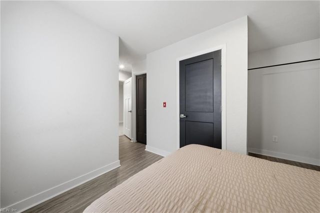 1617 Catbird LN, Chesapeake, VA 23323