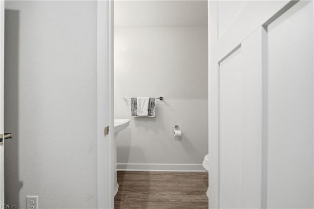 1617 Catbird LN, Chesapeake, VA 23323