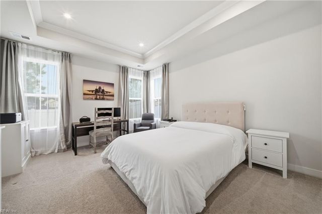 1617 Catbird LN, Chesapeake, VA 23323