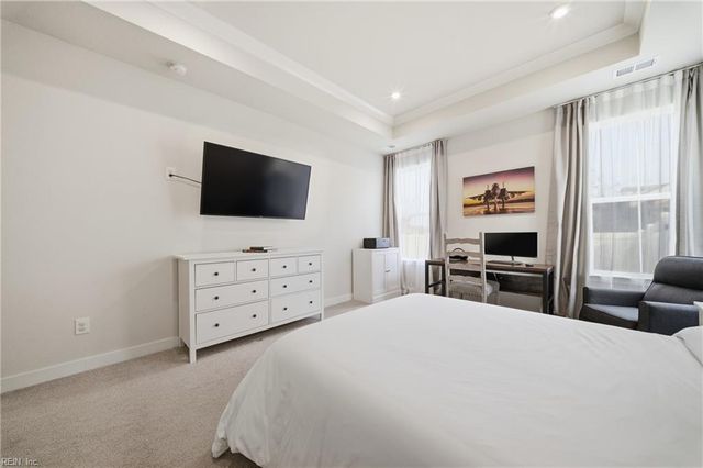 1617 Catbird LN, Chesapeake, VA 23323