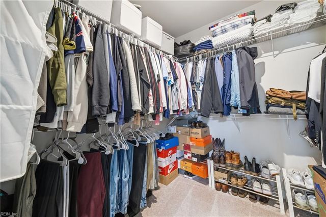 1617 Catbird LN, Chesapeake, VA 23323