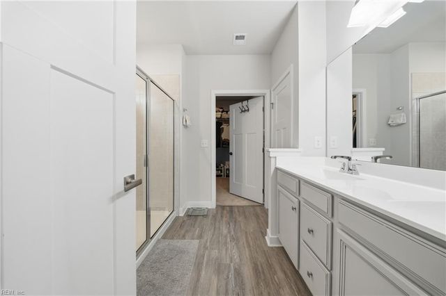 1617 Catbird LN, Chesapeake, VA 23323